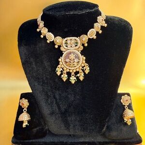 Gold and Green Necklace Set